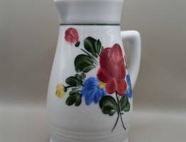 Vintage handgeschilderde melkkan uit Oostenrijk, gemaakt door Lilien Porzellan Austria Vintage handgeschilderde melkkan uit Oostenrijk, gemaakt door Lilien Porzellan Austria